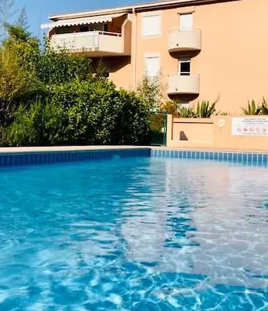 Apartment Cosy Avec Terrasse Et Garage Saint-laurent Du Limitrophe Saint-Laurent-du-Var